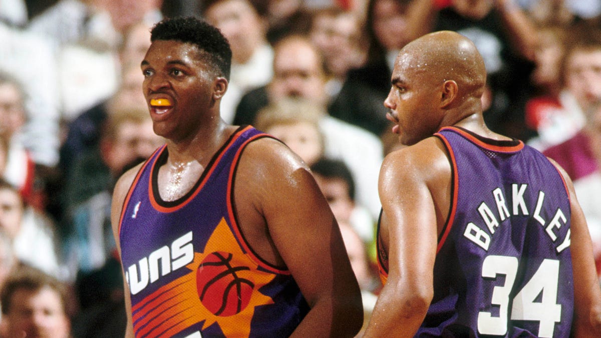 Oliver Miller, 9-year NBA veteran, dies at age 54