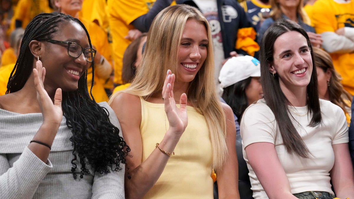 Caitlin Clark Fever watch Indiana Pacers in NBA Finals on plane