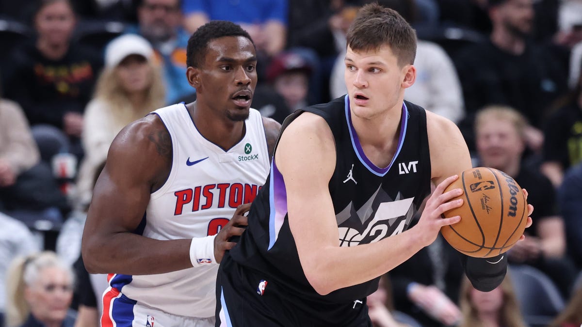 A big Lakers trade target at center may become available this summer