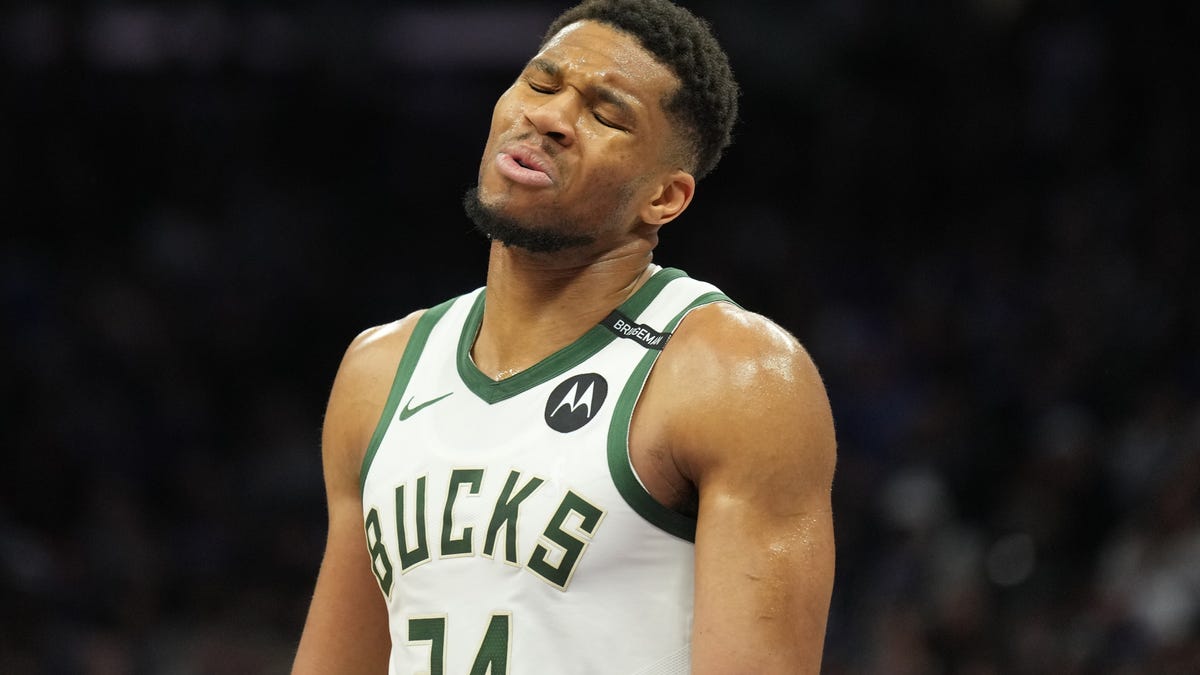 Giannis Antetokounmpo seemingly trolled Shams Charania with Adrian Wojnarowski post