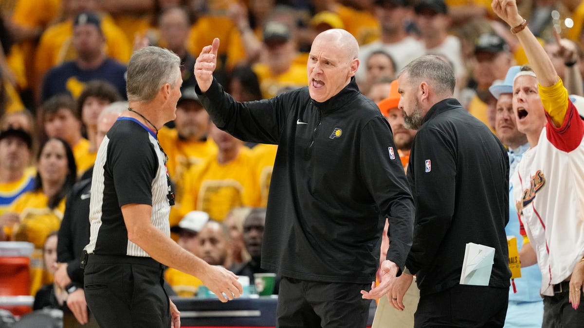 Rick Carlisle defends NBA referee Scott Foster from online criticisms