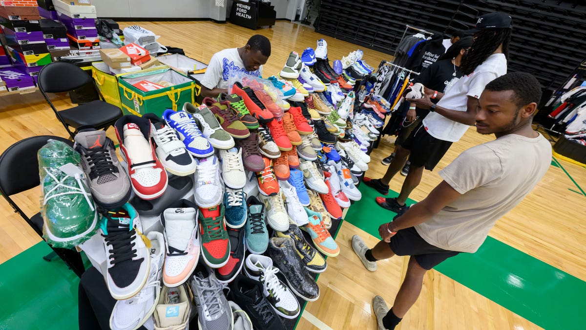 Pistons ‘Sneaker Grab’ brings street style and community together