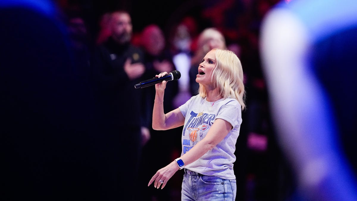 Kristin Chenoweth sings national anthem at NBA Finals, earns backlash