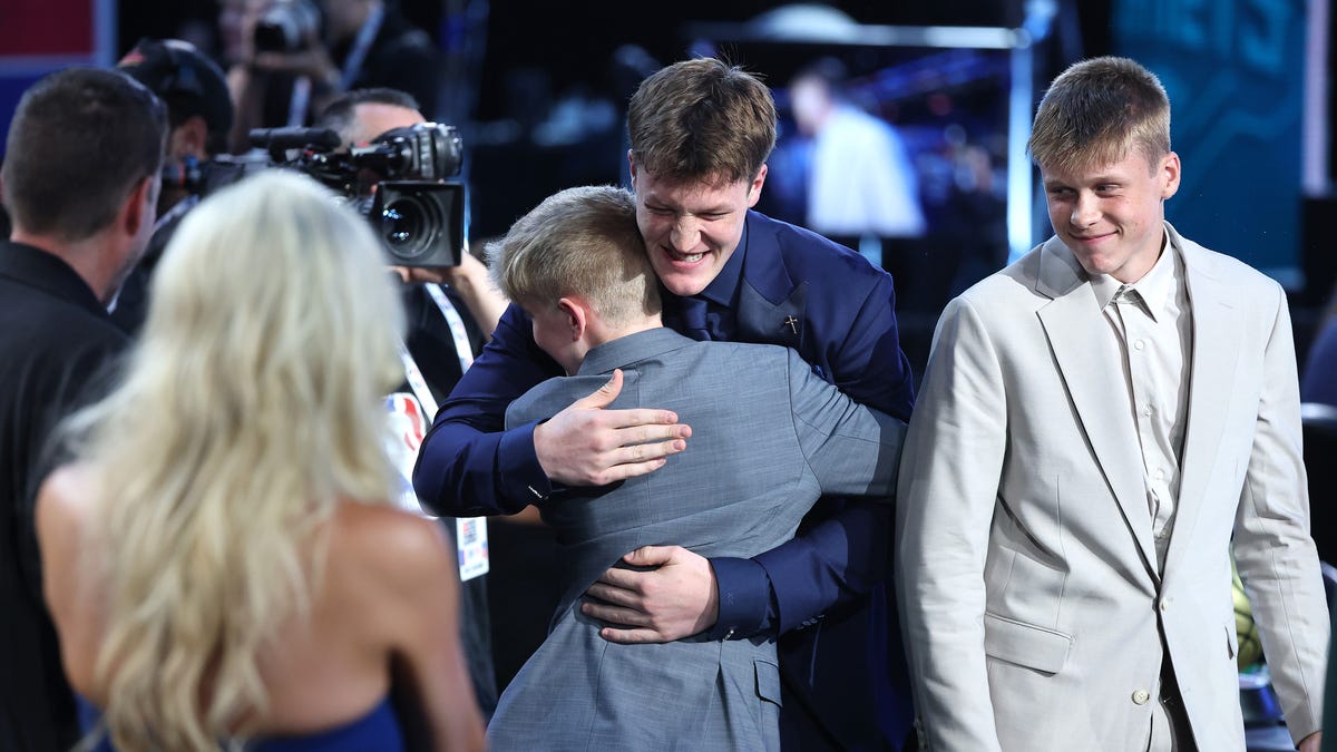 How are NBA draft writers grading Kon Knueppel as Hornets pick?