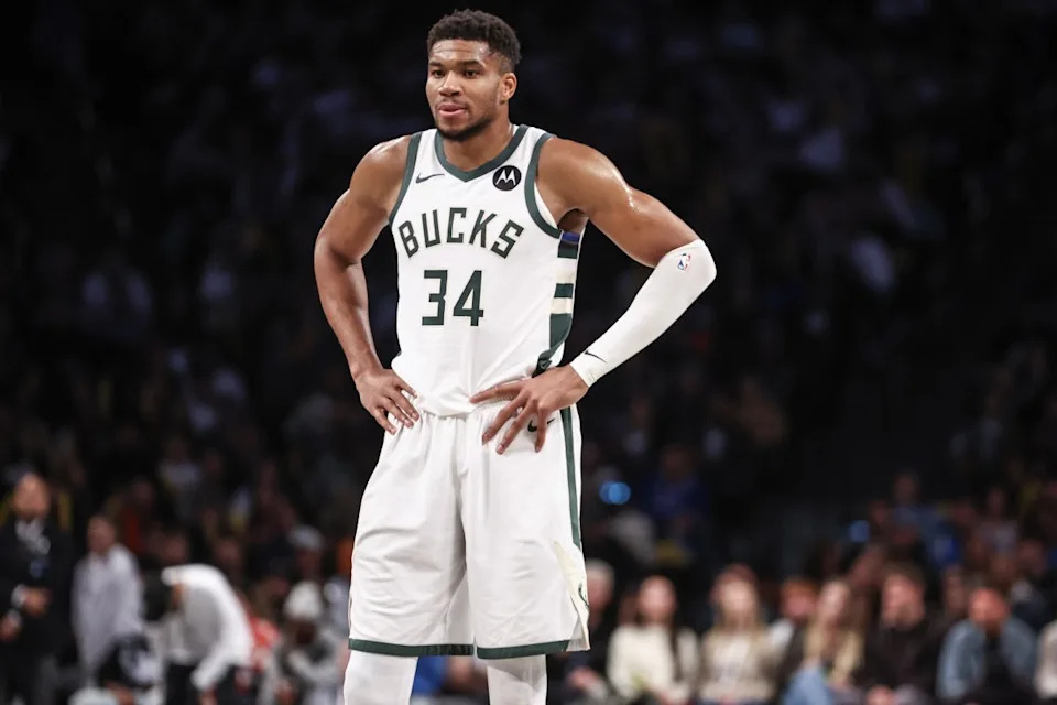 Giannis Antetokounmpo looks on frustratingly as the game continues on after a brief pause. Credit: Wendell Cruz-Imagn Images