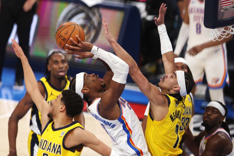 Shai Gilgeous-Alexander in action.