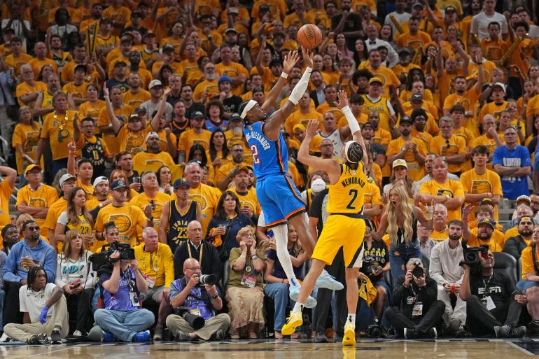 Shai Gilgeous-Alexander in action.