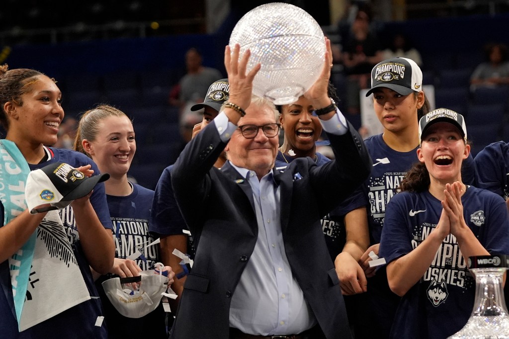 Geno Auriemma is tanned, rested, reloaded to get UConn women a Baker's Dozen