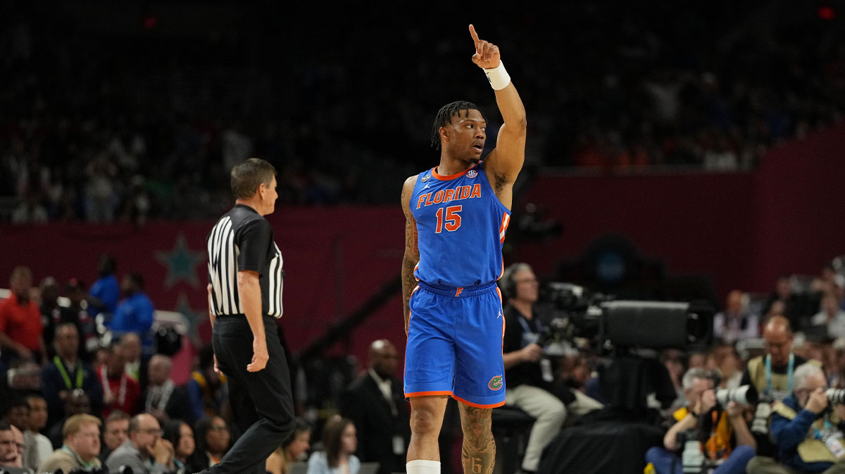 Florida Gators guard Alijah Martin (15) reacts after a play against the Auburn Tigers during the second half in the semifinals of the men's Final Four of the 2025 NCAA Tournament at the Alamodome.