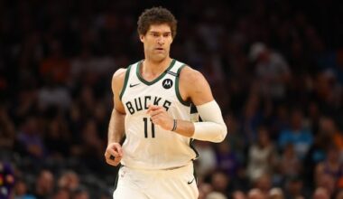 Lakers Again Linked To Bucks Center