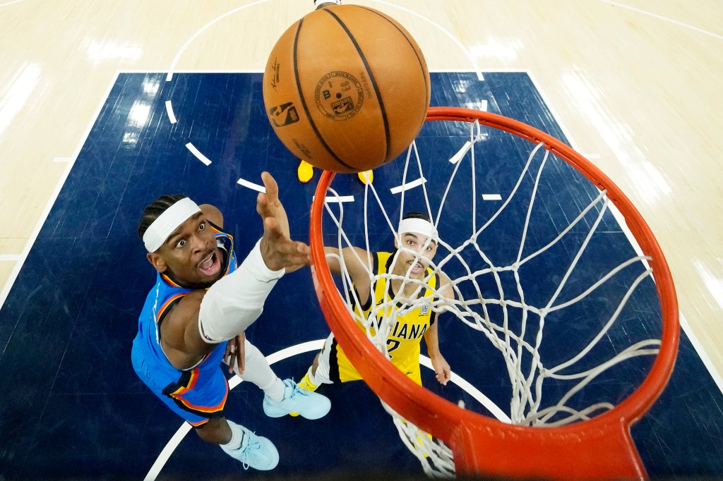 Oklahoma City Thunder rally to even series 2-2
