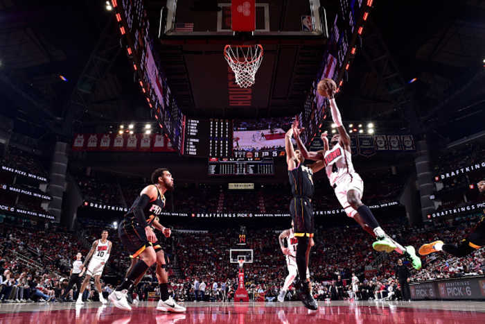 Green shines in Rockets’ 111-104 victory over Suns