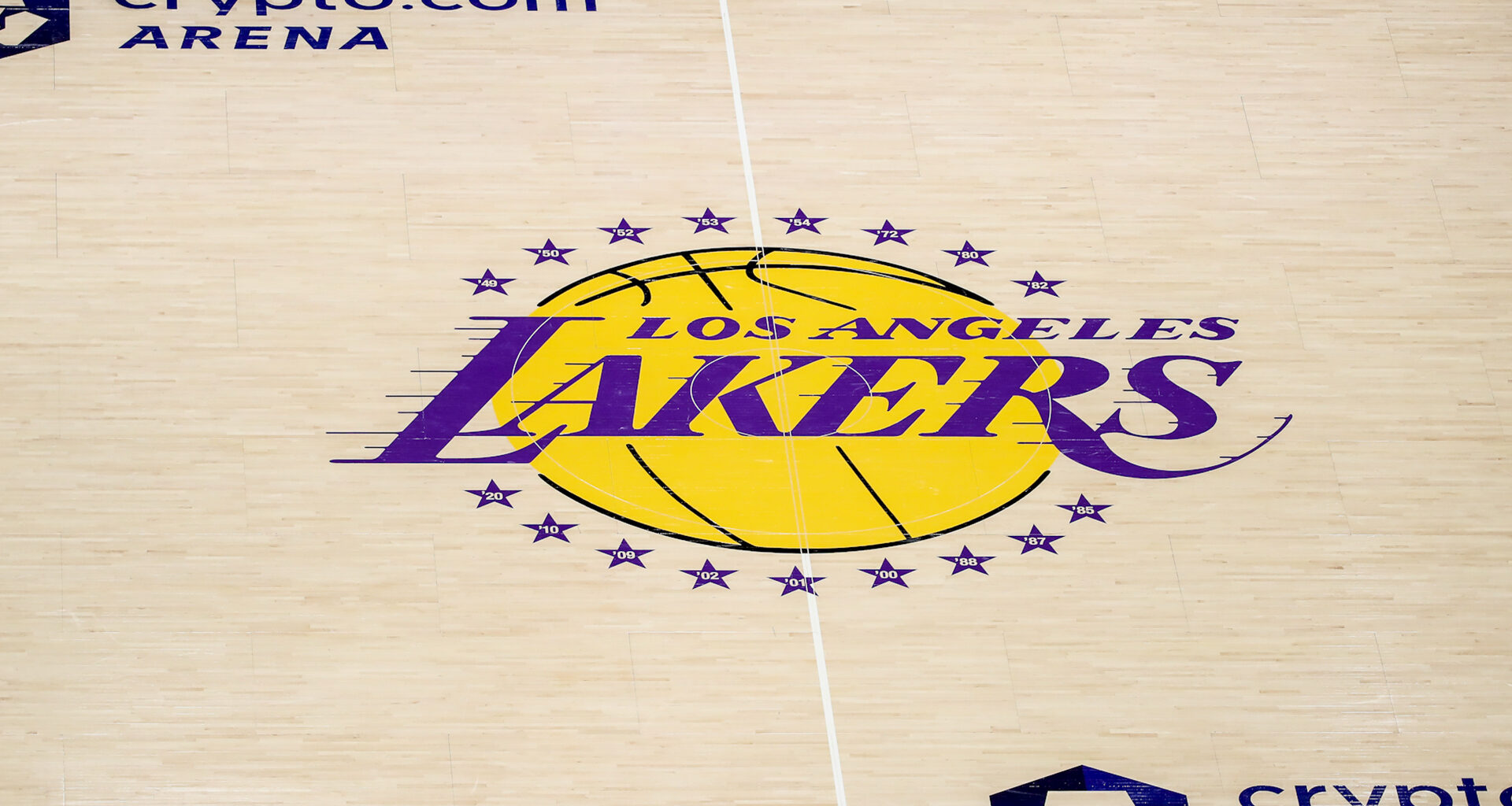 Los Angeles Lakers owner Jeanie Buss has agreed to sell her majority stake in the team to Mark Walters for a record $10 billion valuation.