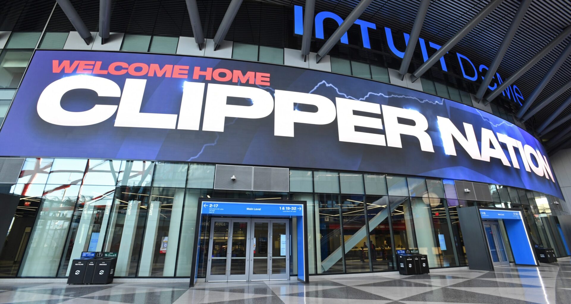 Key storylines: Are Clippers finally out of the Lakers' shadow?