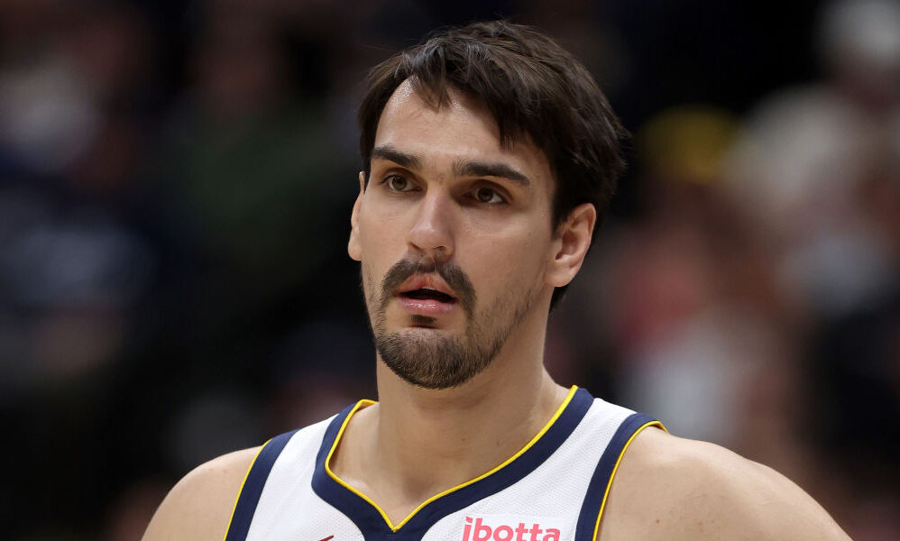 Surprise offer made to Nuggets backup big