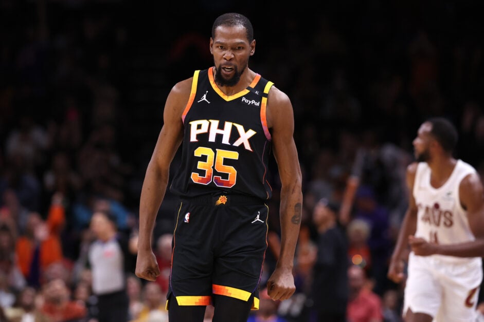 Kevin Durant playing for the Phoenix Suns against the Cleveland Cavaliers.