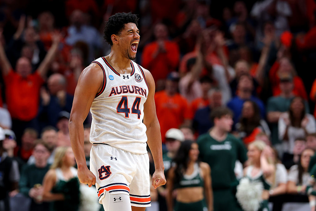 Kings sign undrafted big Dylan Cardwell to two-way deal