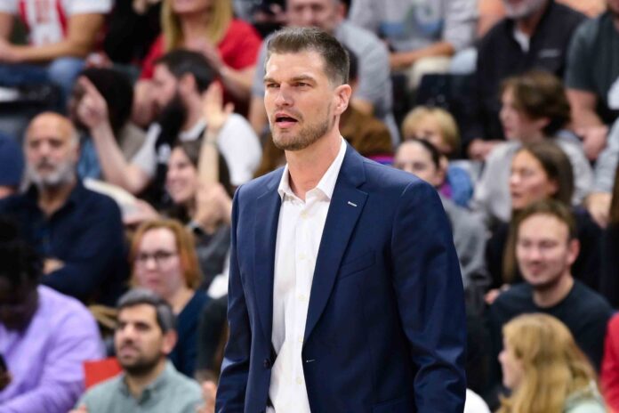 TIAGO SPLITTER ( coach Paris Basket ) during the Euroleague match between Paris Basketball and Crvena Zvezda Meridianbet Belgrade at Adidas Arena on October 04, 2024 in Paris, France. (Photo by federico pestellini / panoramic) - - Tiago Splitter