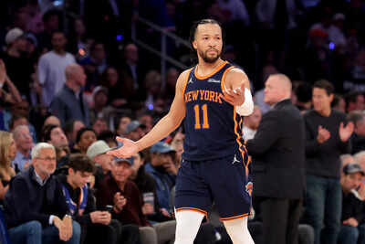 Is Jalen Brunson playing tonight in Game 6 against the Detroit Pistons? Latest update on the New York Knicks star's injury report (May 1, 2025)