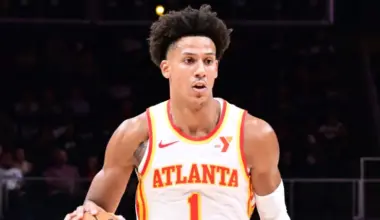 This bold Hawks trade idea rids team of controversial star for players, picks image