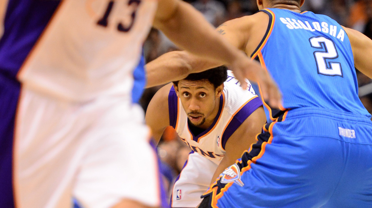 Phoenix Suns guard Josh Childress controls the ball in the second half against the Oklahoma City Thunder at the US Airways Center. 
