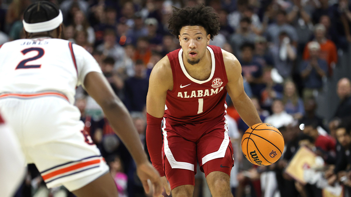 Alabama Crimson Tide guard Mark Sears (1) runs a play against the Auburn Tigers during the first half at Neville Arena.