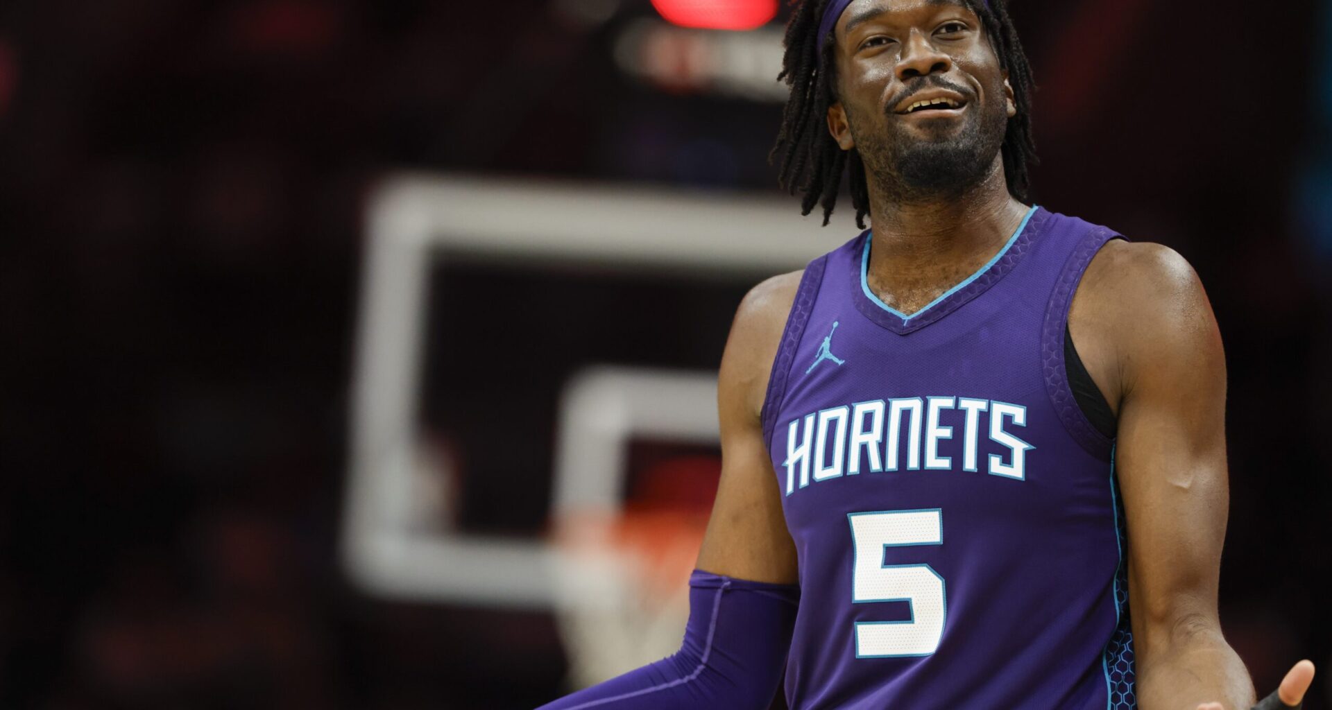 Phoenix Suns Acquire Center Mark Williams from Charlotte Hornets in All-Star Move