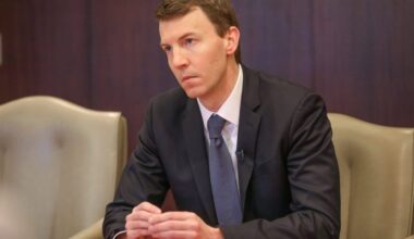 Power conferences hiring MLB exec to lead enforcement of new era as College Sports Commission CEO