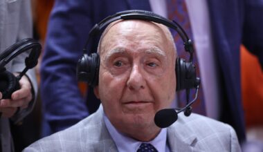 ESPN signs Dick Vitale to contract extension