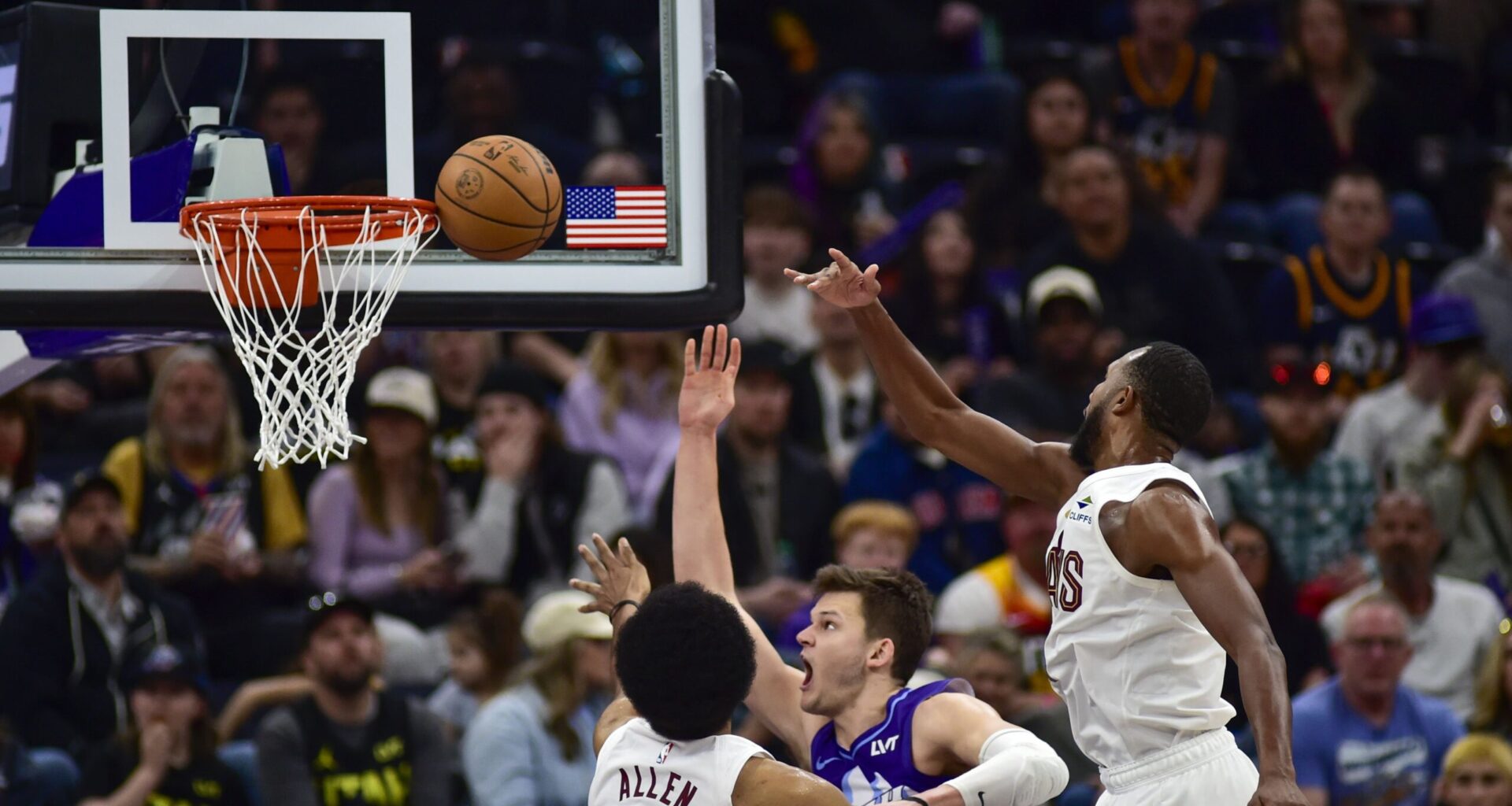 Walker Kessler Sparks Excitement in Lakers' NBA Playoff Quest