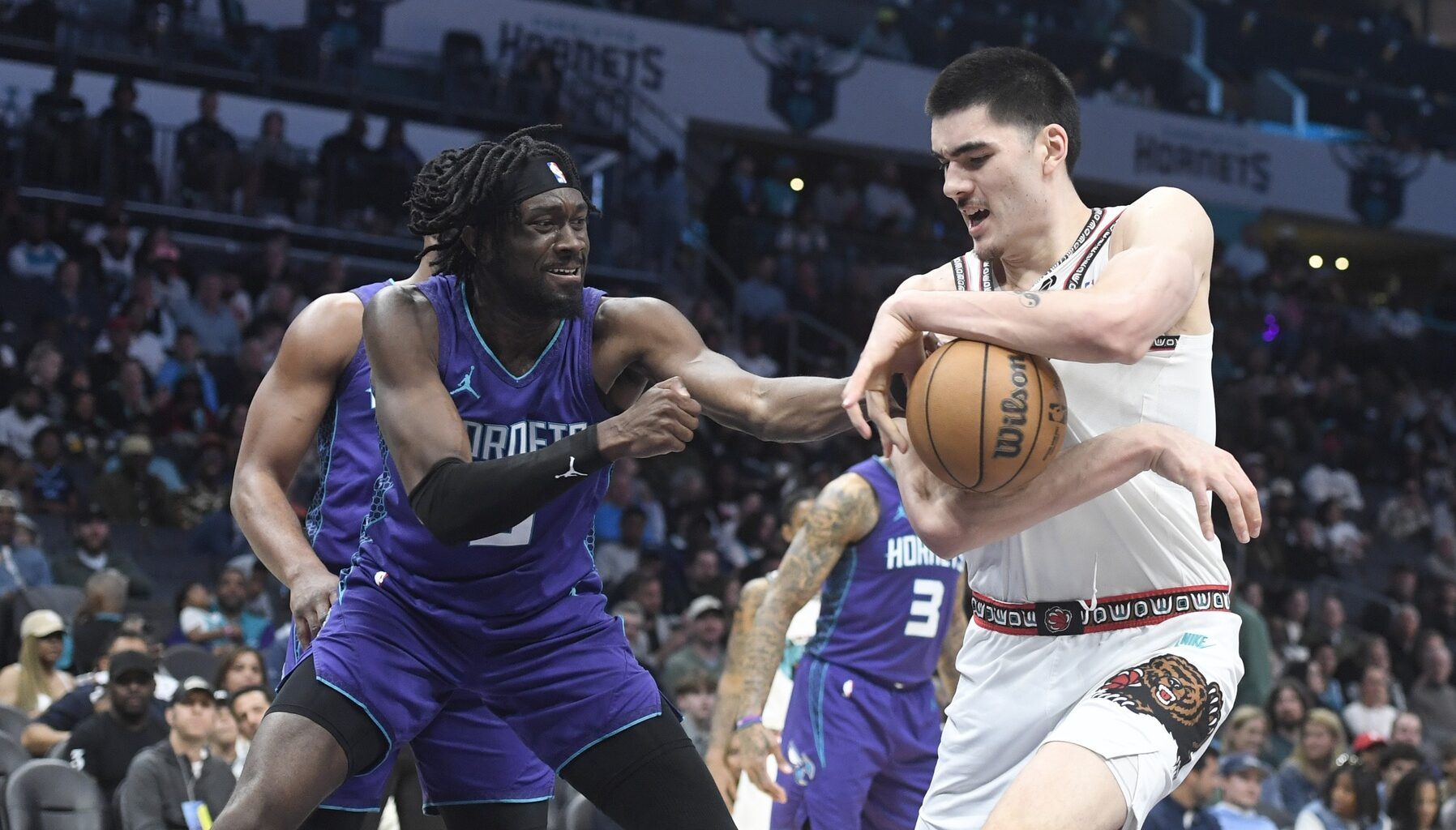 Mark Williams Sparks NBA Trade Buzz for Charlotte Hornets