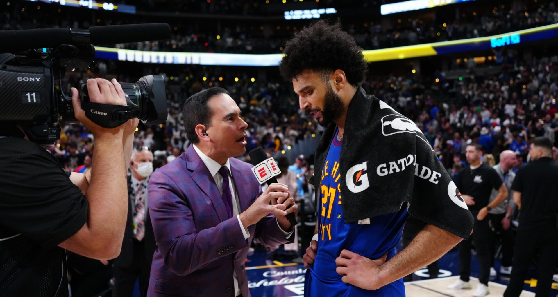 Jorge Sedano replaces Lisa Salters on NBA Finals Game 2 sideline