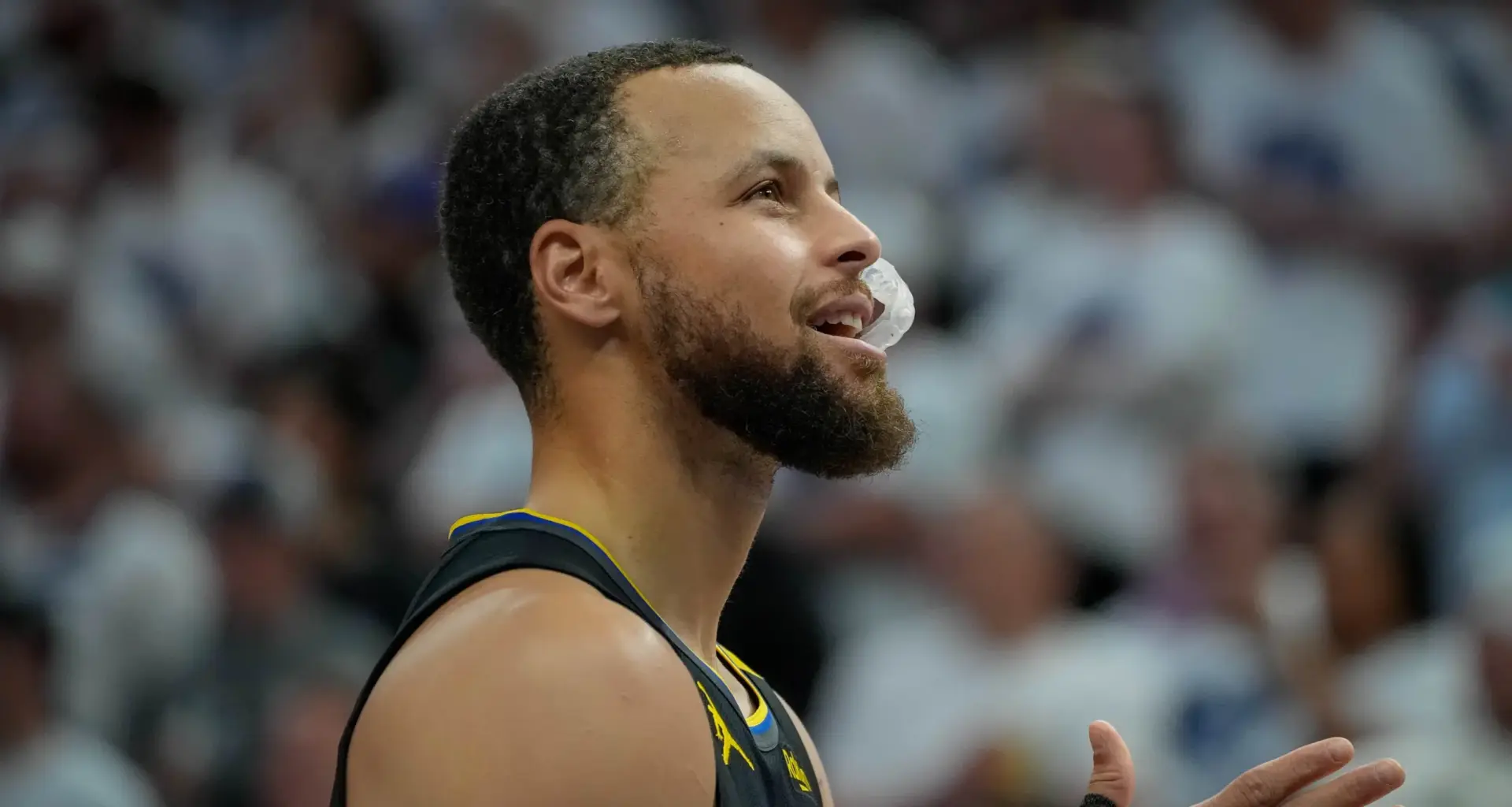 Stephen Curry lights up Valkyries game with surprise appearance, sparking fan frenzy and social media buzz
