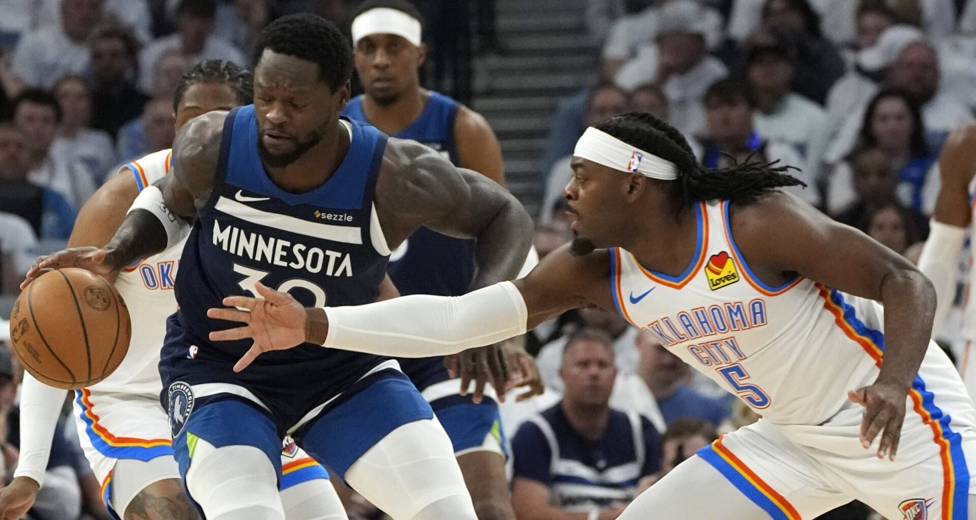 Julius Randle Sparks Knicks' Dazzling NBA Comeback Victory
