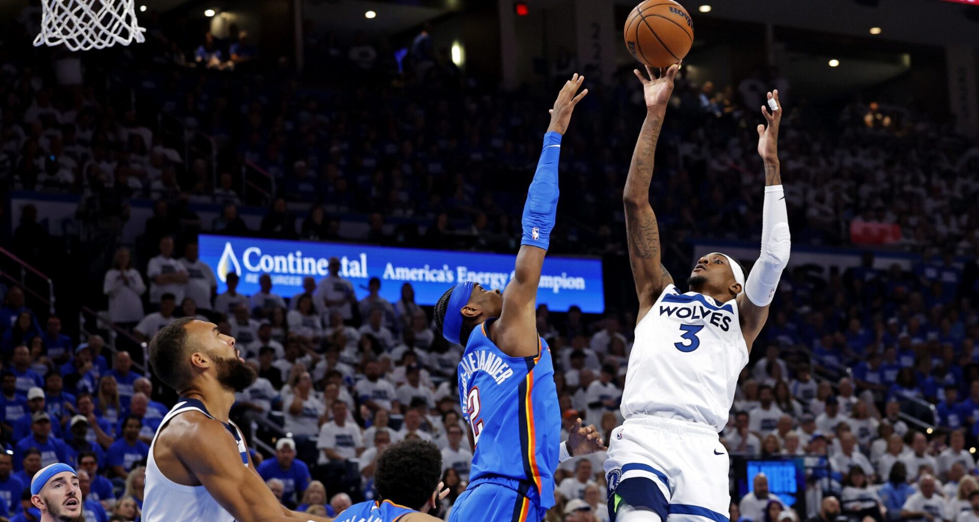 Jaden McDaniels Empowers Timberwolves Amid Durant Trade Buzz