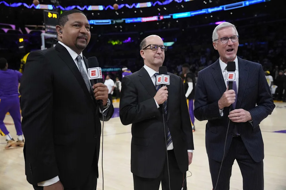 ESPN analyst Mark Jackson (left), commentator Jeff Van Gundy (center) and play-by-play announcer Mike Breen during game three of the 2023 Western Conference finals.© Kirby Lee-Imagn Images