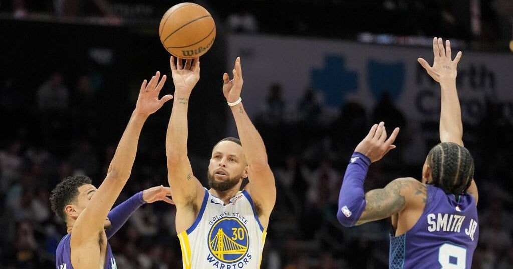 Stephen Curry scores 21 in homecoming game to lift Warriors past Hornets 119-101