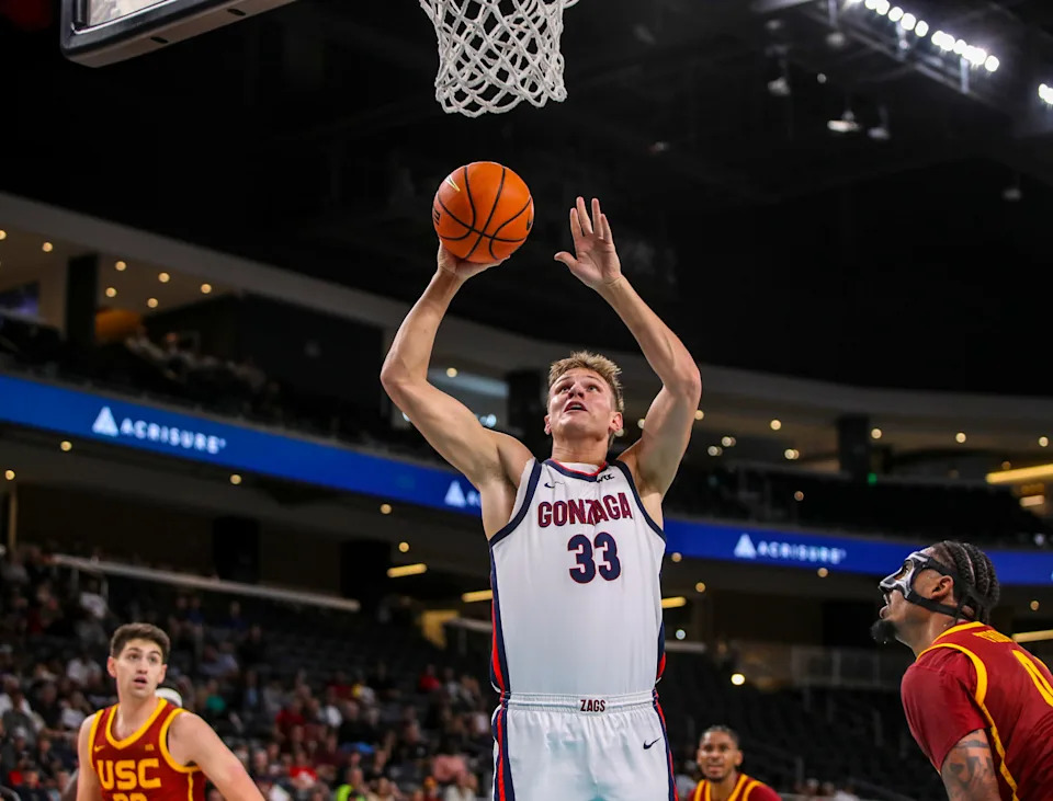 Gonzaga Bulldogs forward Ben Gregg (33) takes a shot during the first half of their exhibition game at Acrisure Arena in Palm Desert, Calif., Saturday, Oct. 26, 2024.