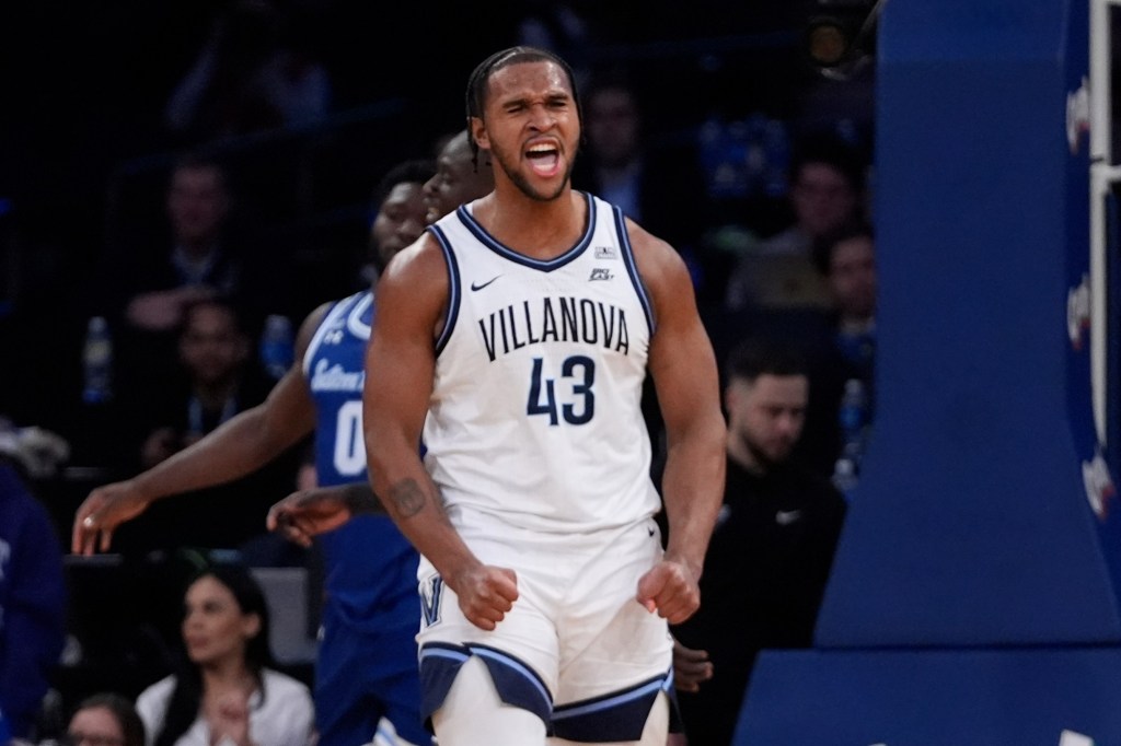 Villanova's Eric Dixon goes undrafted, signs two-way deal with Lakers
