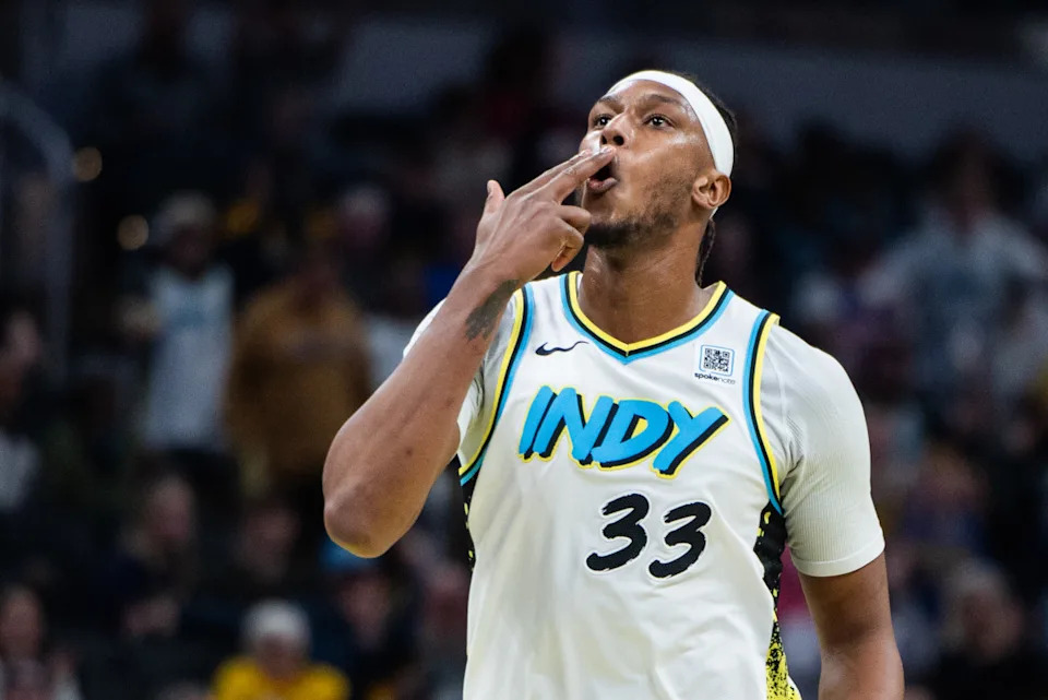 Jan 29, 2025; Indianapolis, Indiana, USA; Indiana Pacers center Myles Turner (33) celebrates a made basket in the second half against the Detroit Pistons at Gainbridge Fieldhouse. Mandatory Credit: Trevor Ruszkowski-Imagn Images© Trevor Ruszkowski-Imagn Images