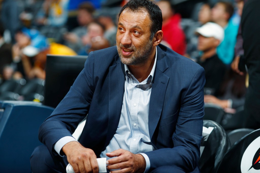Vlade Divac on the bench.