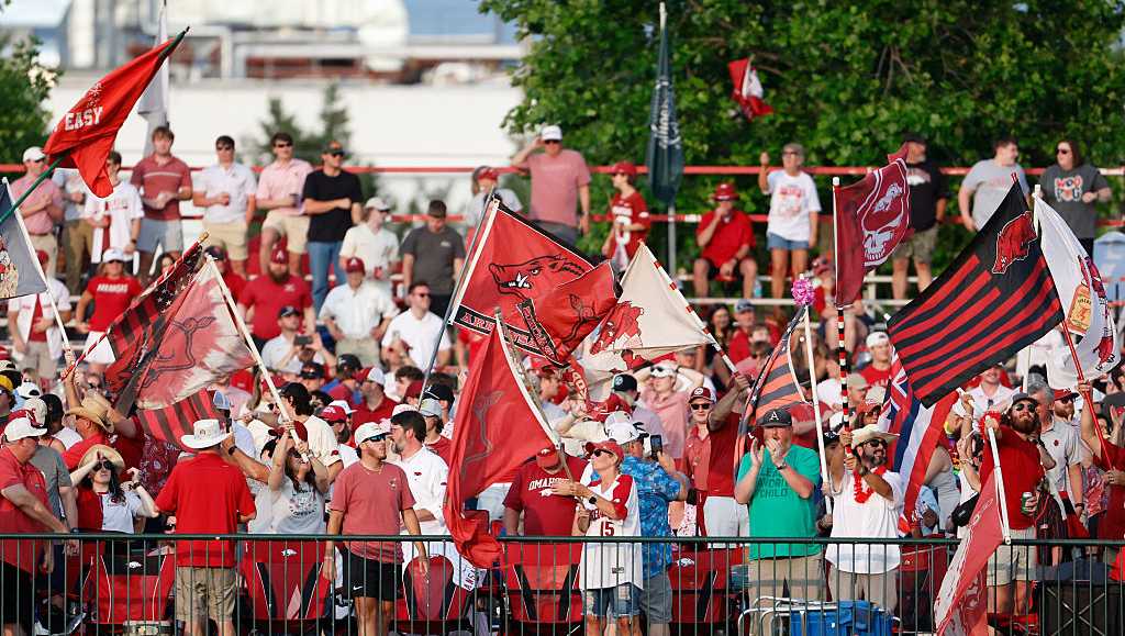 Razorbacks advance to NCAA Tournament super regional
