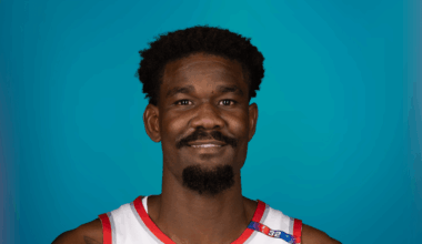 Suns not interested in Deandre Ayton reunion