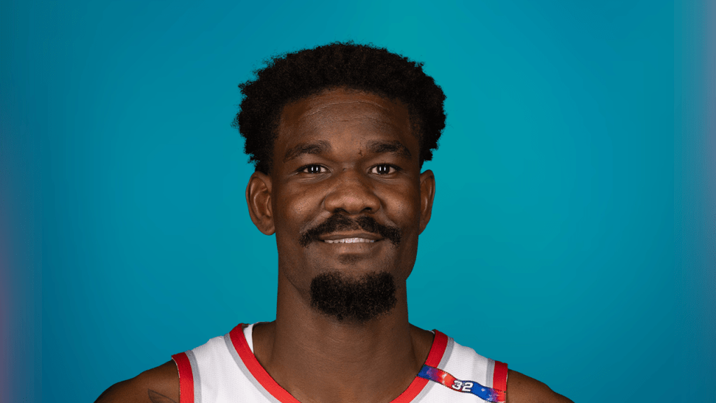 Suns not interested in Deandre Ayton reunion