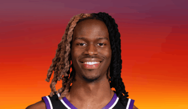 Kings pick up team option on Keon Ellis