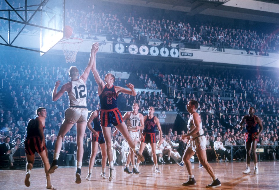 Madison Square Garden hosts the Knicks and Royals in 1955