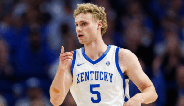 What is this camper saying to Kentucky SG Otega Oweh? (UK Athletics)