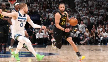 Warriors' Stephen Curry receives message from 23-year-old WNBA superstar image