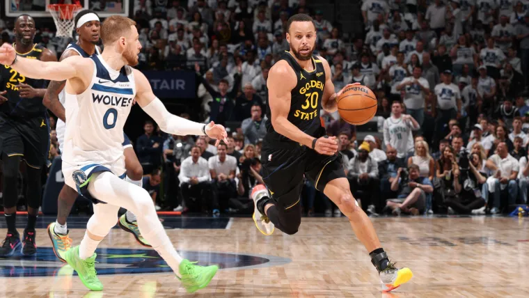 Warriors' Stephen Curry receives message from 23-year-old WNBA superstar image