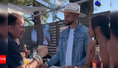 "You won't see me doing it!" - Stephen Curry Shoots Down Podcasting: ‘Mic Life’ Not in the Golden State Warriors Star's Playbook | NBA News